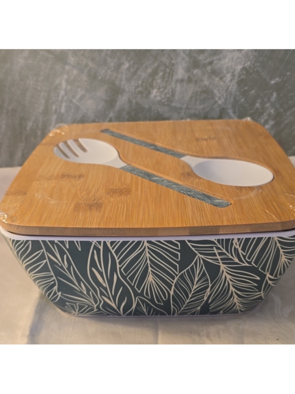 True Living Melamine Serving Bowl Bamboo-Lid Green Leaf with Serving Utensils - Picture 5 of 5